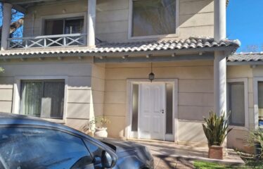 Casa en Barrio Privado GER