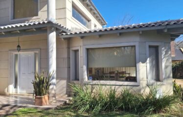 Casa en Barrio Privado GER