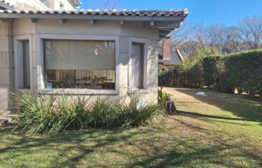 Casa en Barrio Privado GER